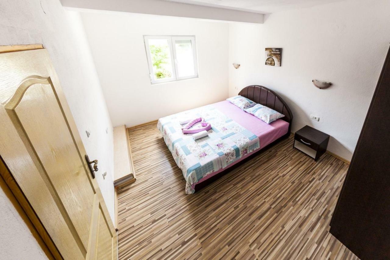 Kuca Bulajic Apartamento Budva Exterior foto