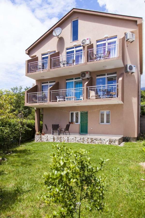 Kuca Bulajic Apartamento Budva Exterior foto